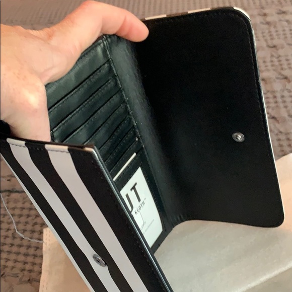 Wallet - Picture 2 of 5